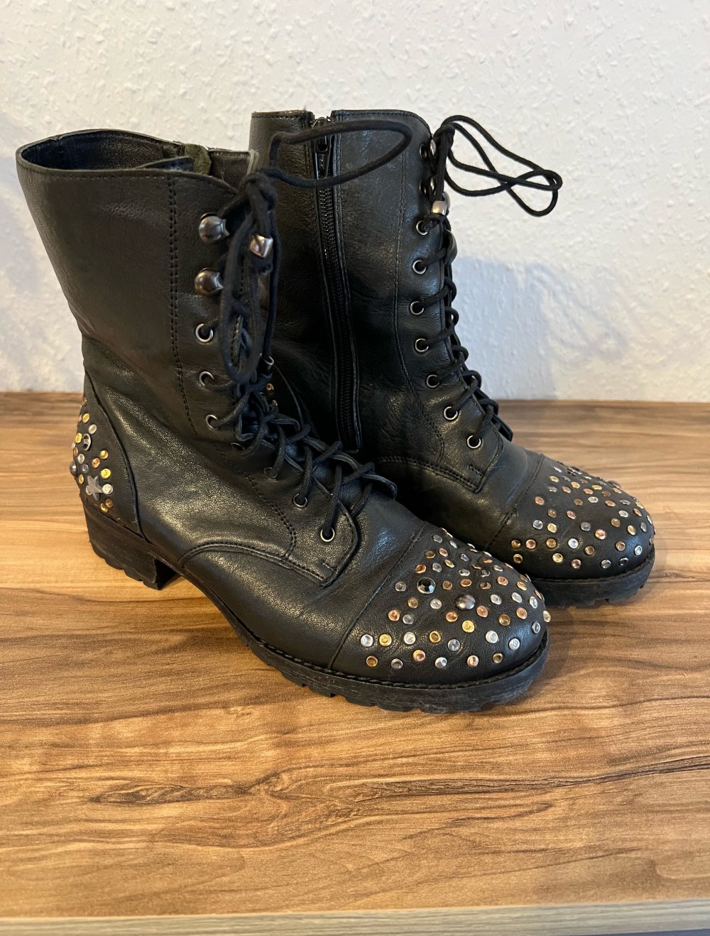 Boots/Stiefeletten schwarz mit Nieten