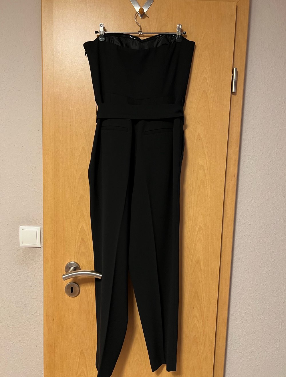 Trägerloser Jumpsuit schwarz
