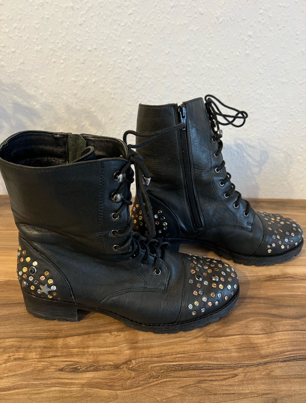 Boots/Stiefeletten schwarz mit Nieten
