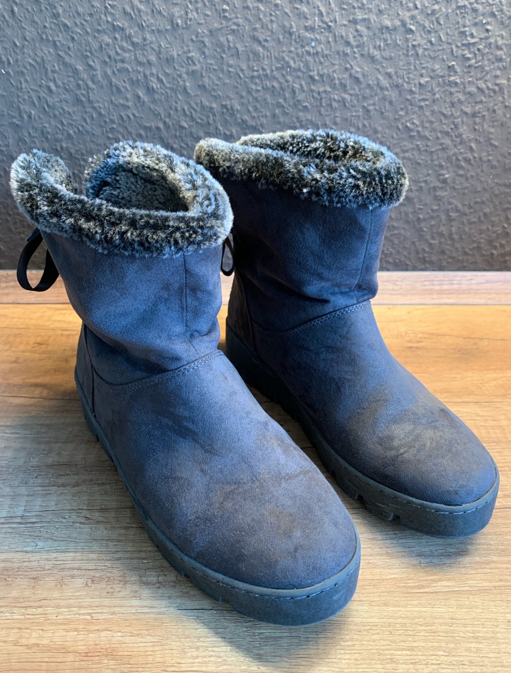 Gefütterte Boots grau