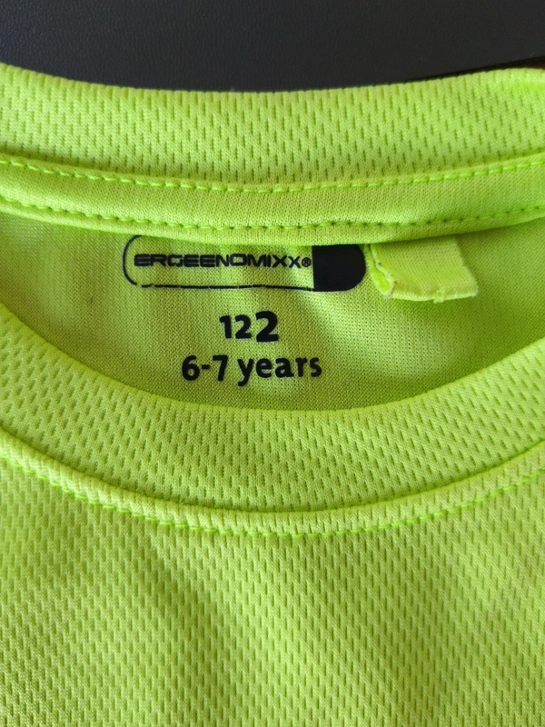 hellgrünes T-Shirt Gr.122