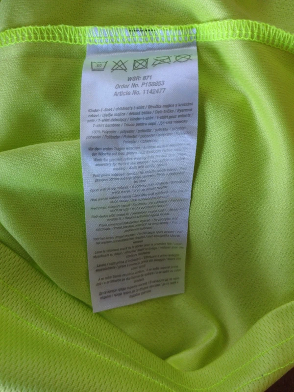 hellgrünes T-Shirt Gr.122