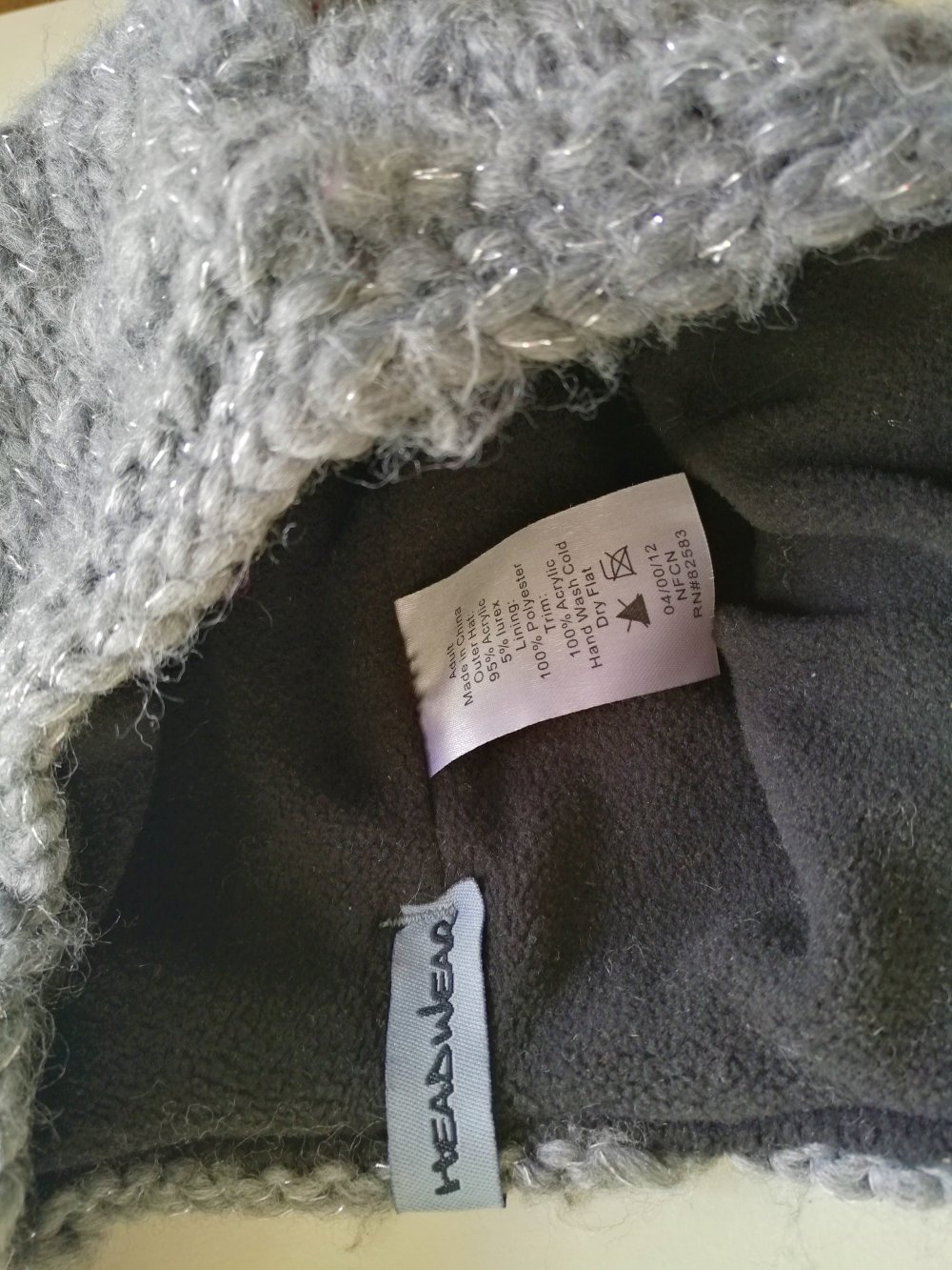Bommelmütze von FU-R HEADWEAR, silber-grau