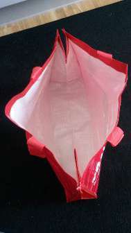 Komfortable neue Plastik-Badetasche,
