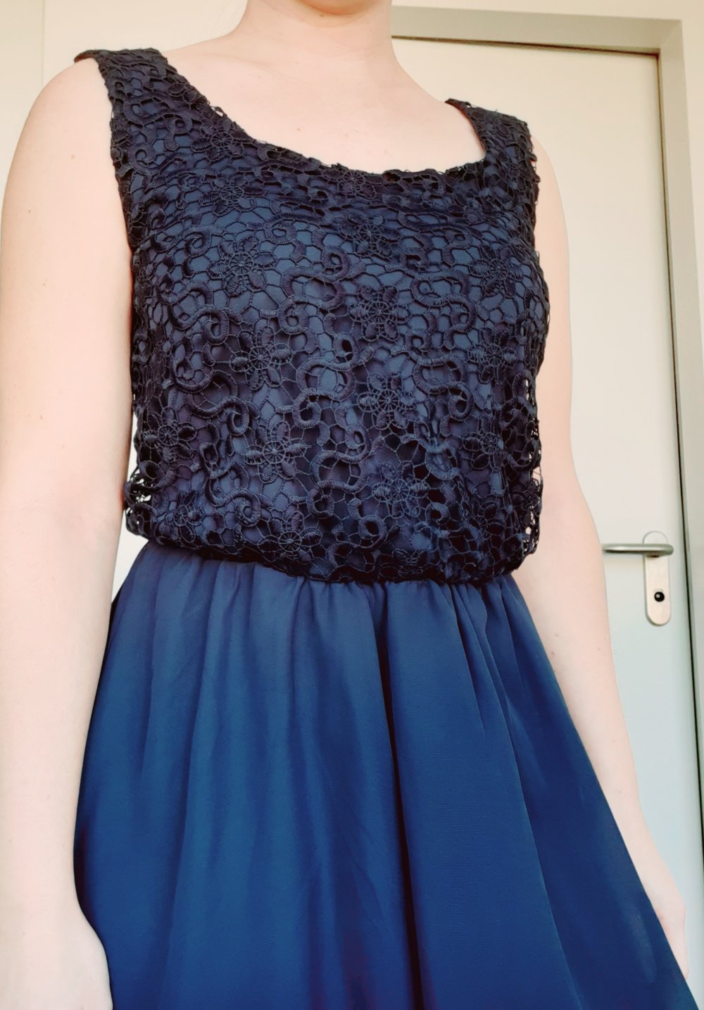 blaues Kleid
