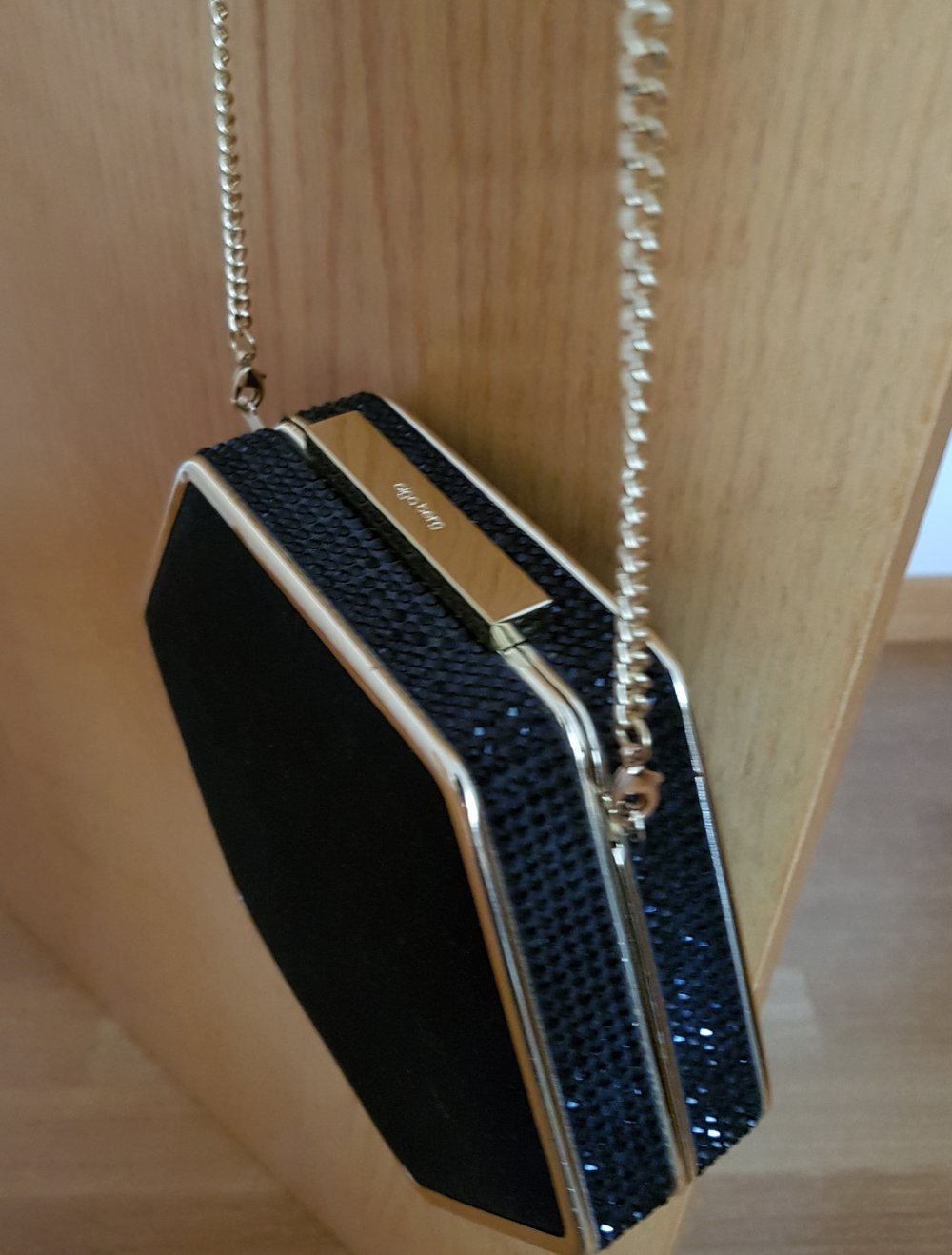 Olga Berg kleine schwarze Abendtasche elegant Glietzersteine