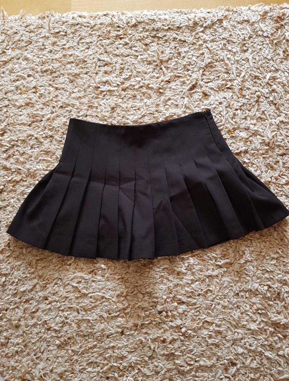 Zara Schwarzer   Faltenrock mit integrierter Shorts Gr.XS neu