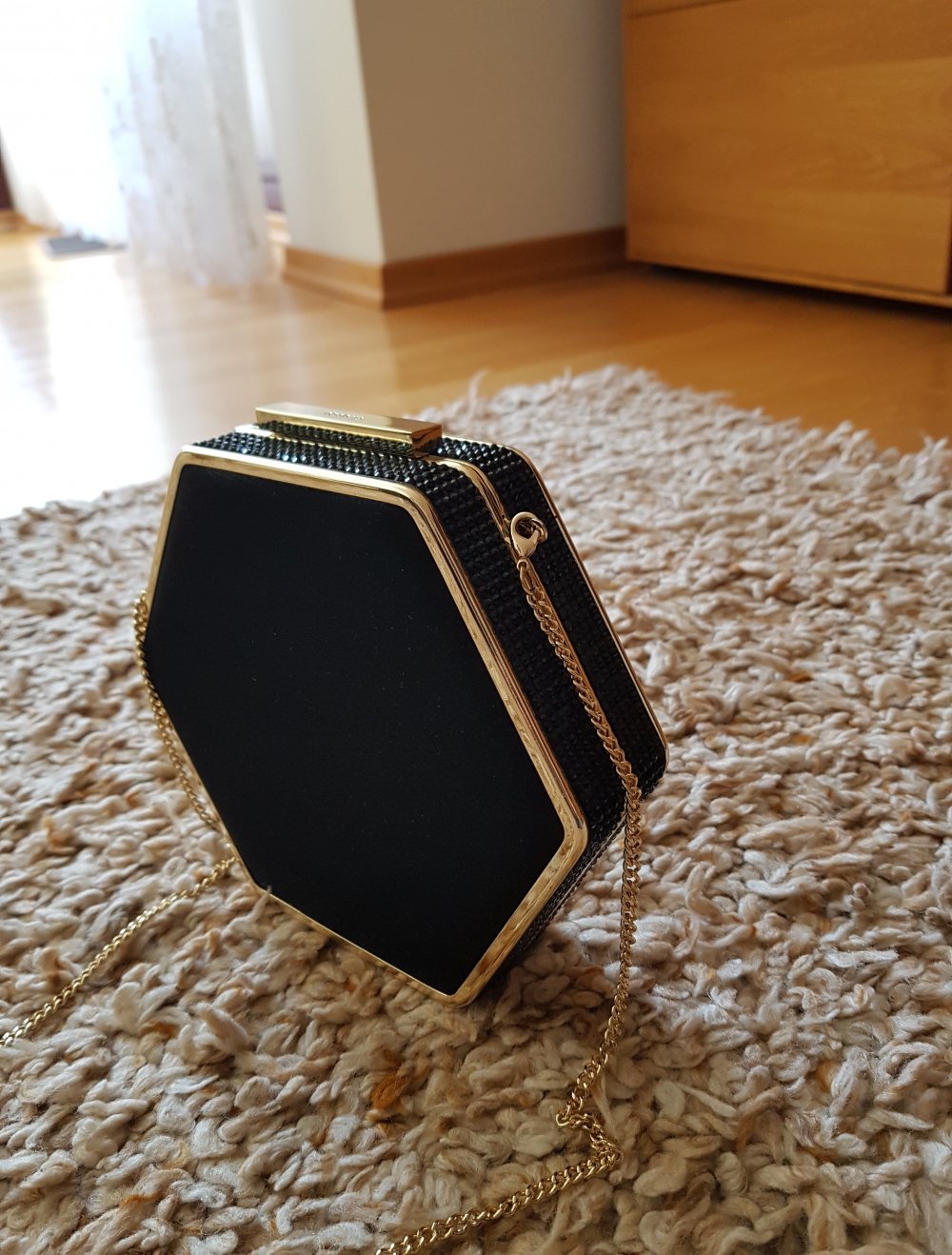 Olga Berg kleine schwarze Abendtasche elegant Glietzersteine