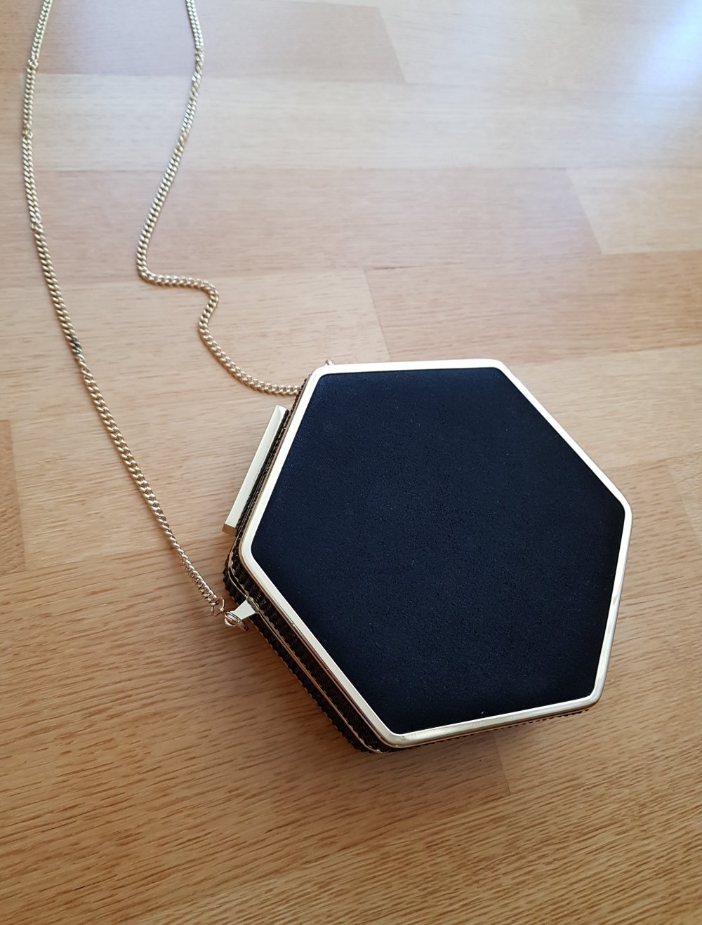 Olga Berg kleine schwarze Abendtasche elegant Glietzersteine