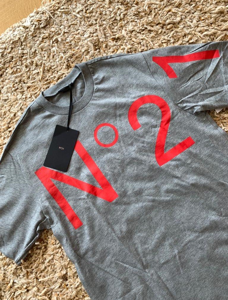 Neu! No21 graues  Tshirt mit Logo Print
