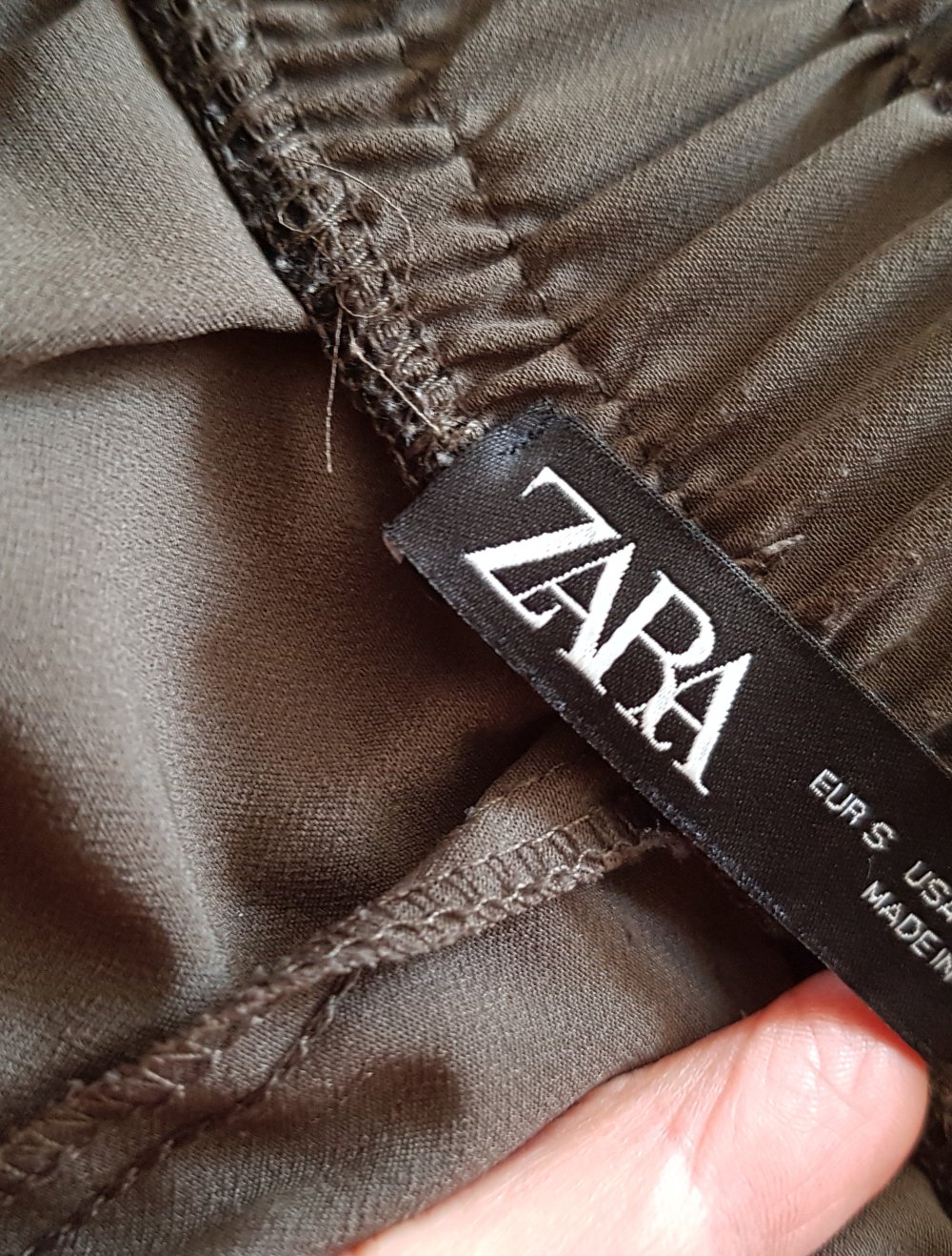Zara Stoffhose Jogginghose Cargohose Gr.S khakigrün