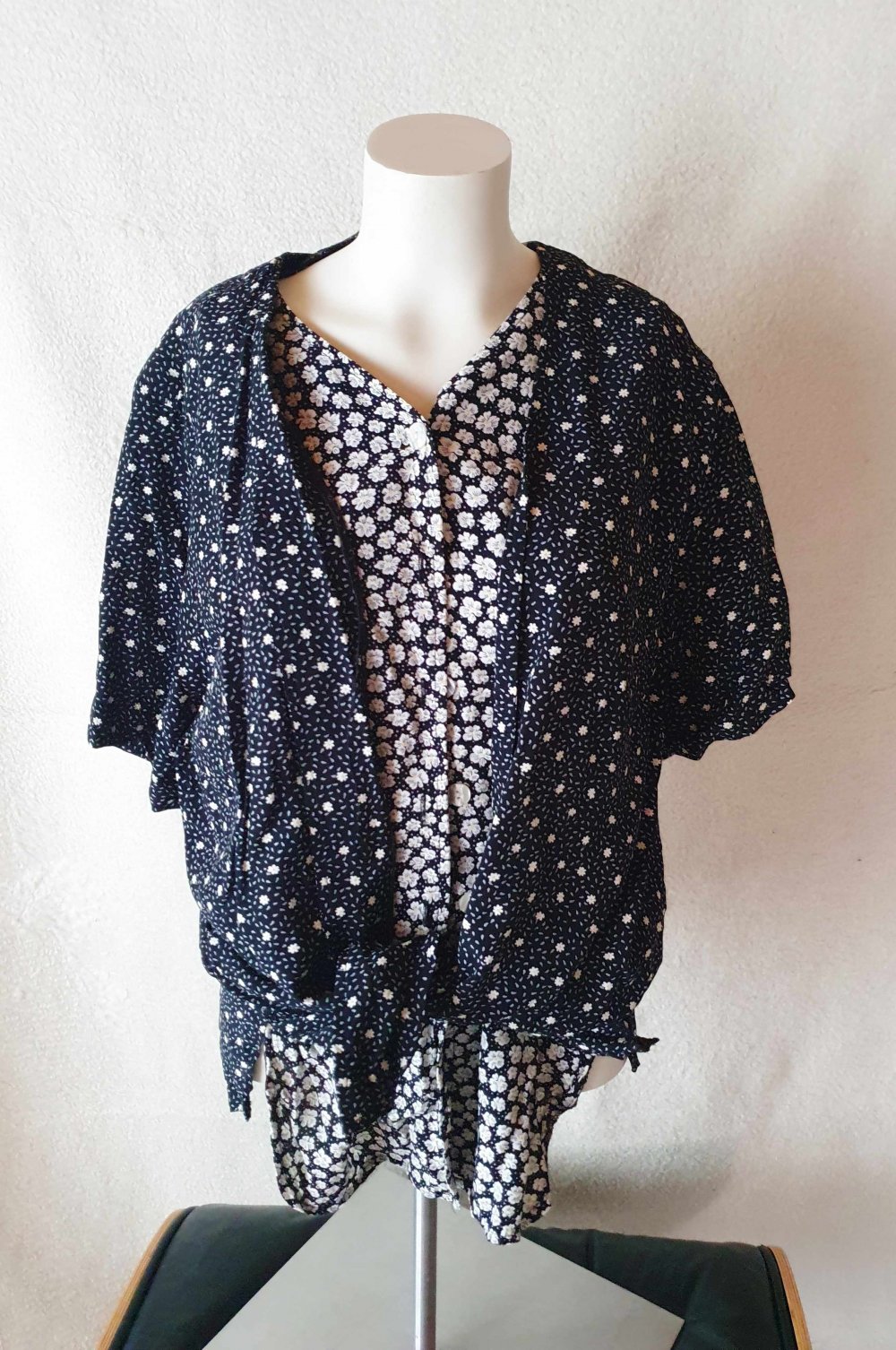 Vintage Bluse doppellagig Blumen geblümt 46 XXL 80er 90er Streublümchen 