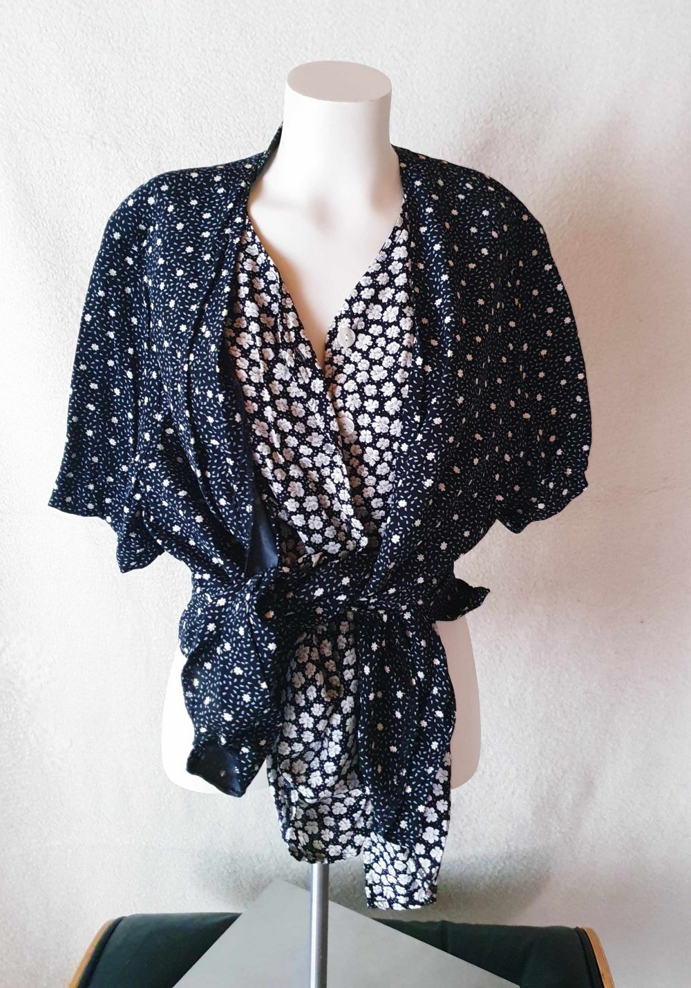 Vintage Bluse doppellagig Blumen geblümt 46 XXL 80er 90er Streublümchen 
