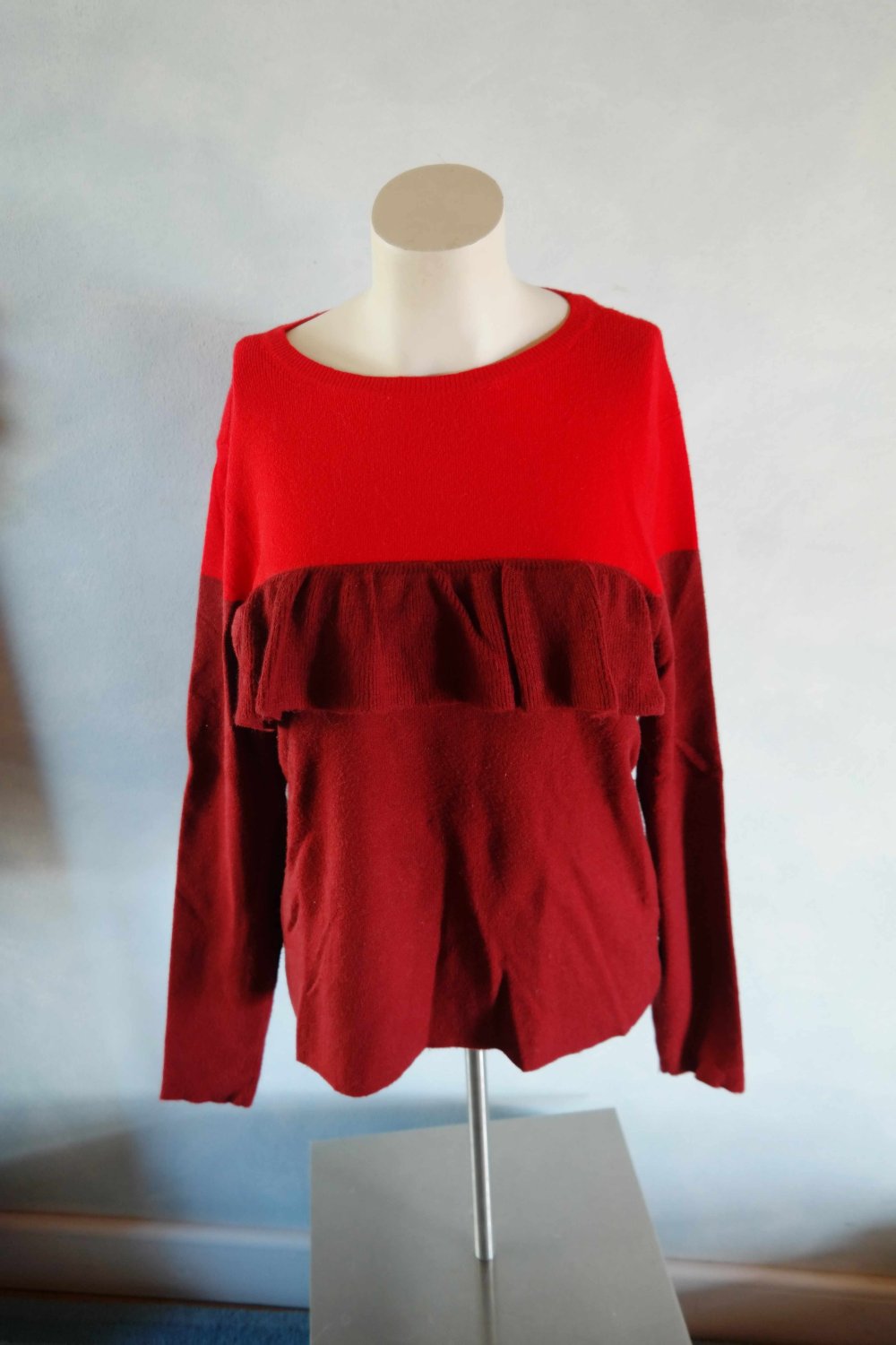 Vero Moda Pullover S 36 rot zweifarbig Rüschen dunkelrot bunt