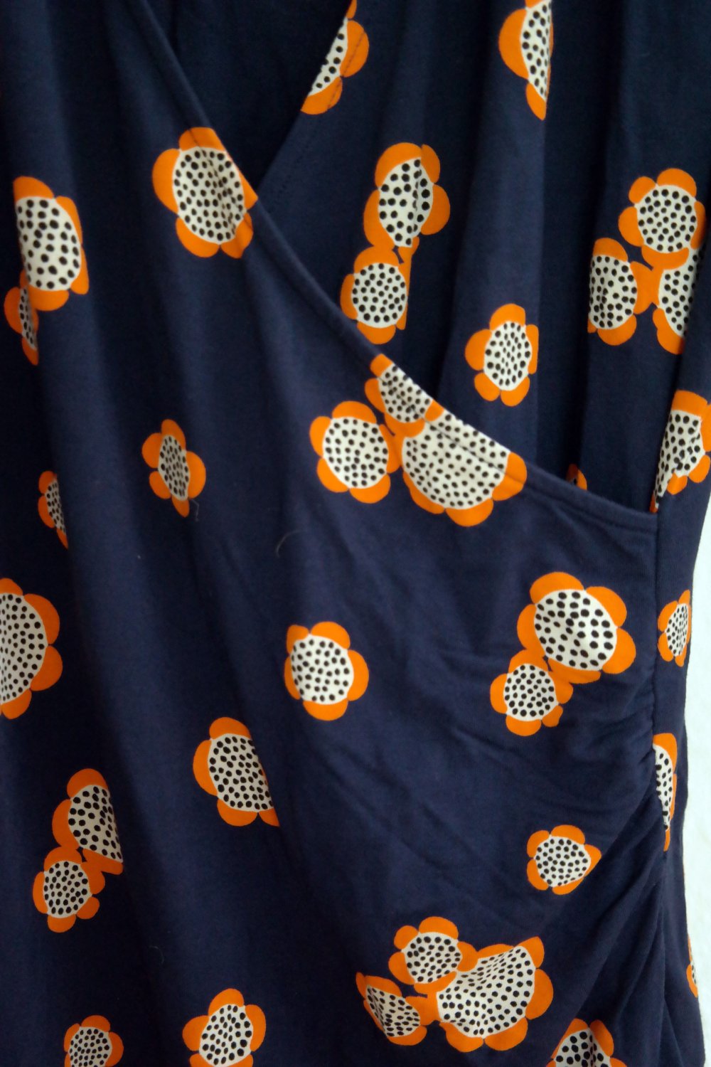 Boden WIckelshirt bunt Blumen Hippie Muster Marimekko Style dunkelblau schwarz XL 42