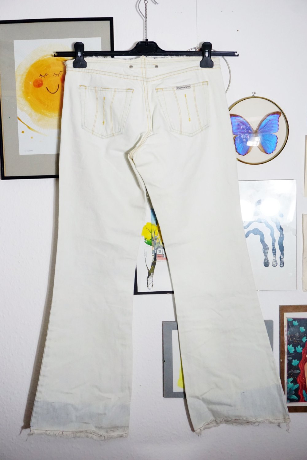 Vintage 90er Fornarina Jeanshose Schlaghose weiß Batik Aufnäher Patches hellblau 29 M 38