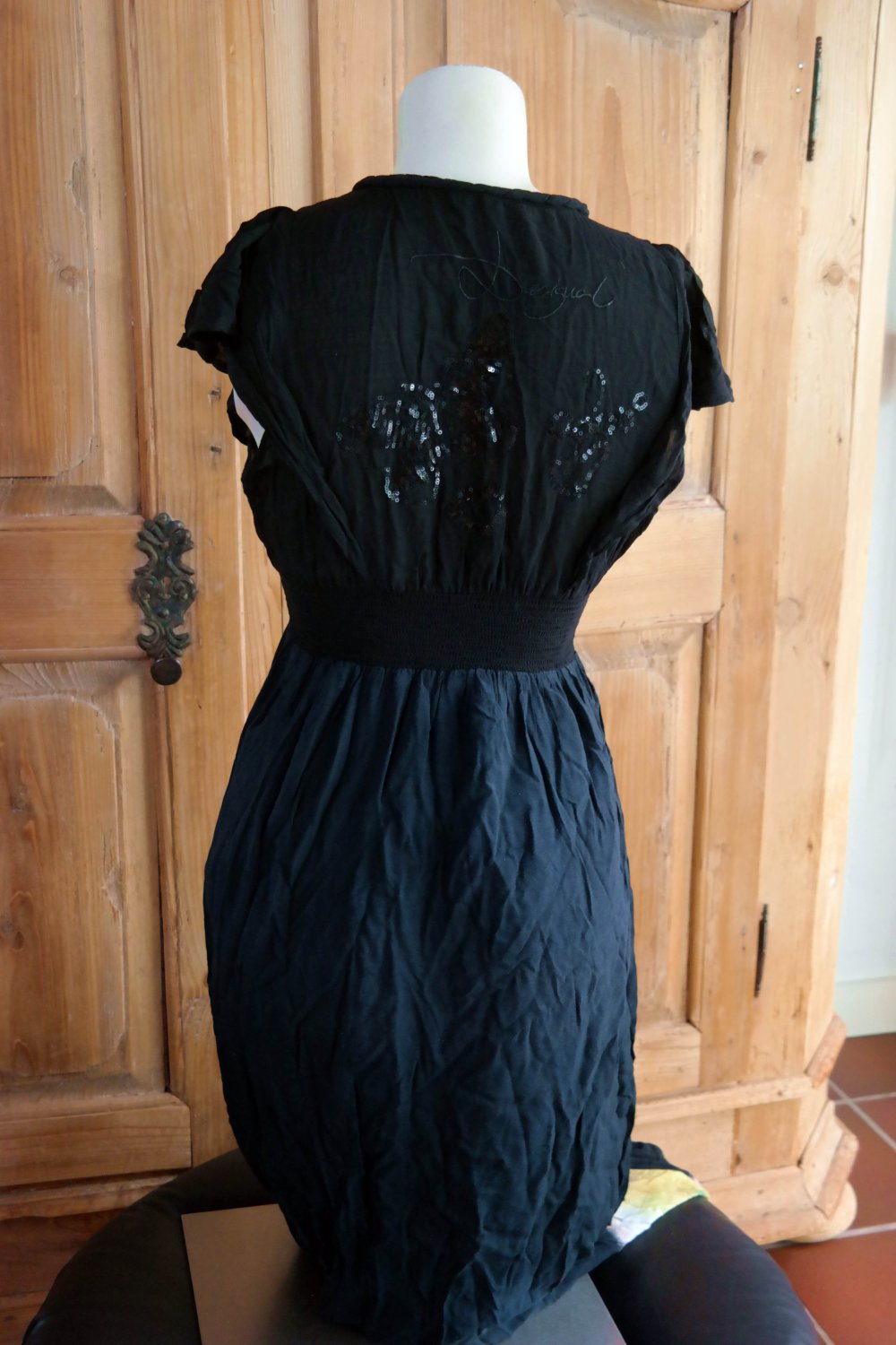 Desigual Maxikleid schwarz bunt Stickerei Blumen Hippie Ethno 36 S V-Ausschnitt