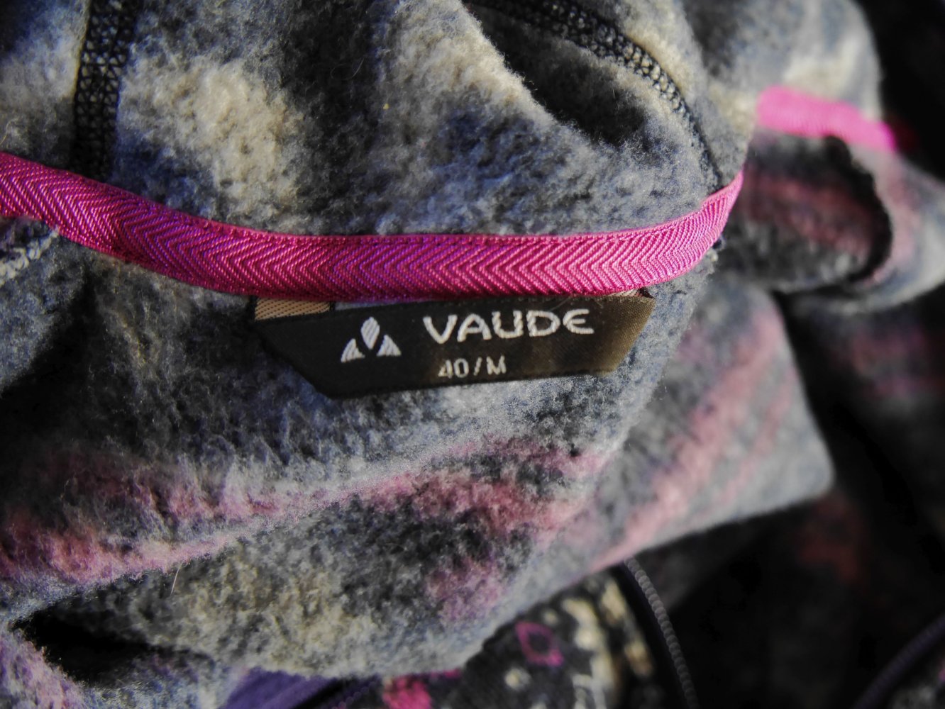 Vaude Pullover Kapuze Strickjacke Sportjacke Muster Norweger Schneeflocke bunt 40 M