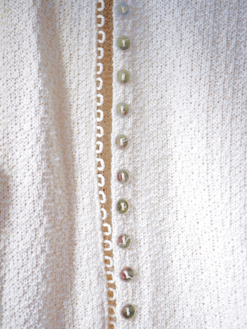 Zarte Boucle Strickjacke Caridgan Knopfleiste Knöpfe Hippie creme M 38 Elfe Fee