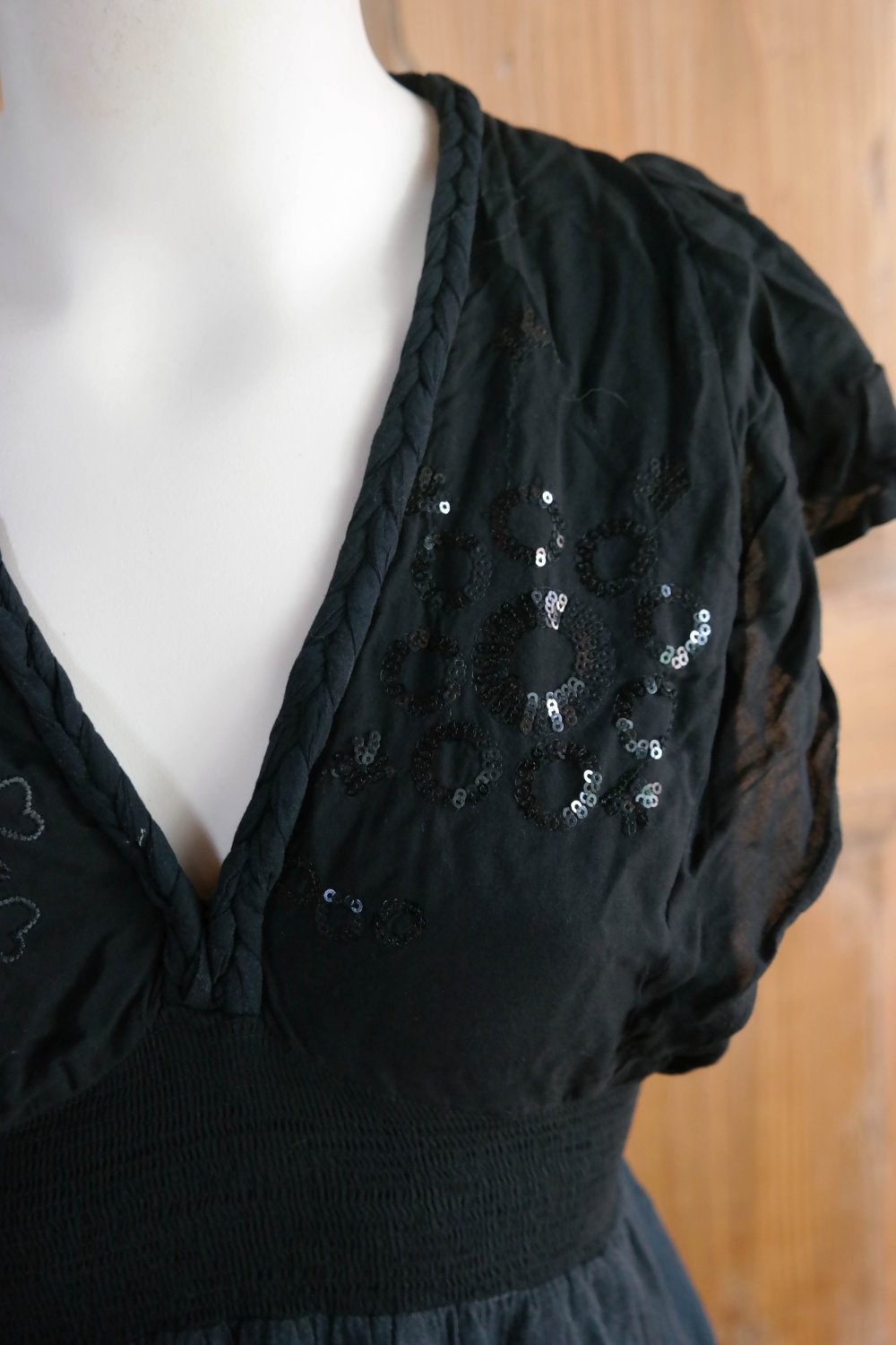 Desigual Maxikleid schwarz bunt Stickerei Blumen Hippie Ethno 36 S V-Ausschnitt