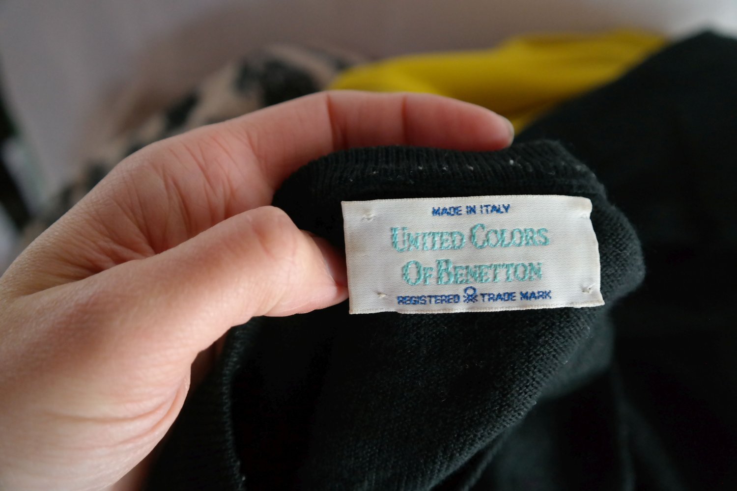 Benetton Wollpullover Wolle schwarz cropped Muster breites Bündchen boxy kastig Strickpullover S 36 M 38