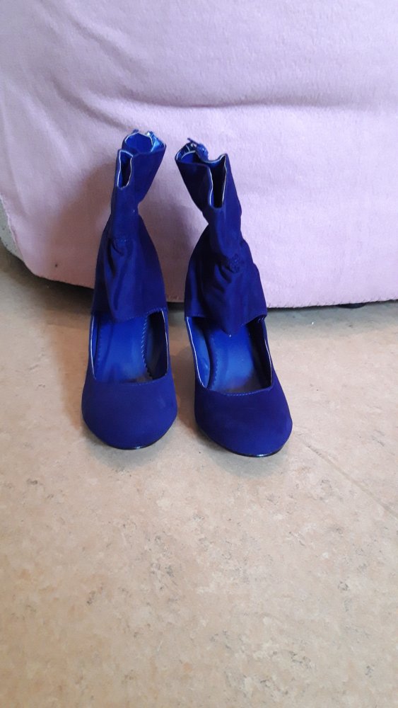 Samtige Pumps