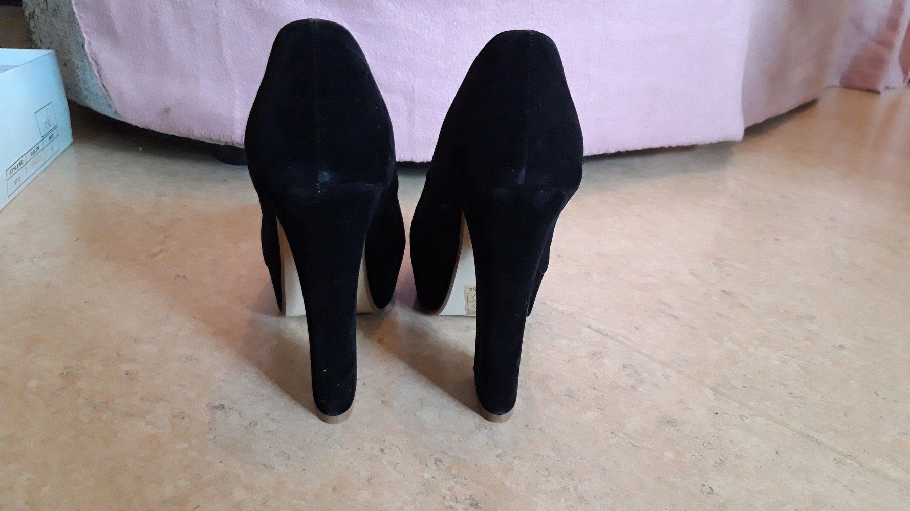 Samtige Pumps