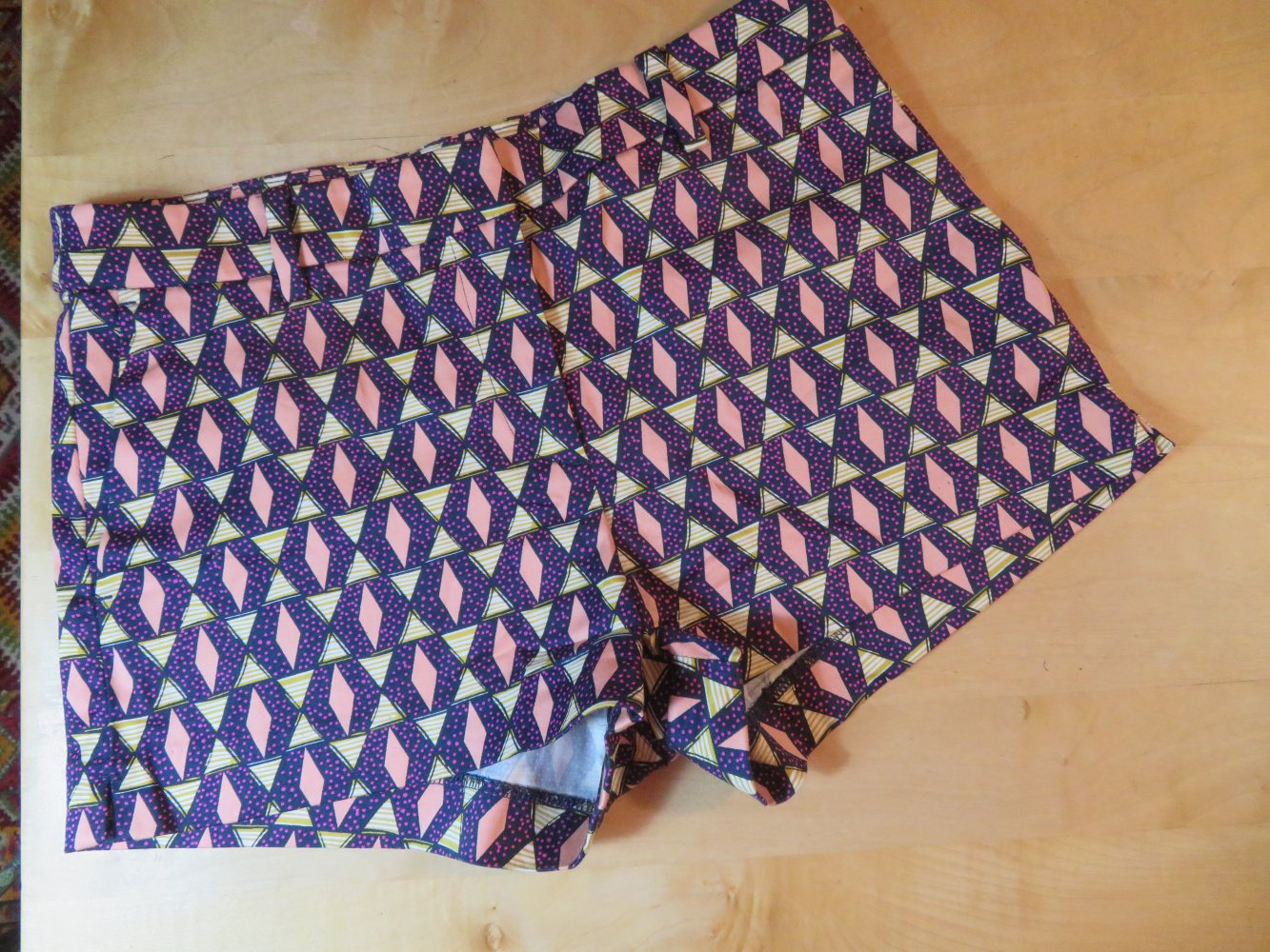 ungetragene Shorts Retro Print H&M 34 Lila Lachs Baumwollmix