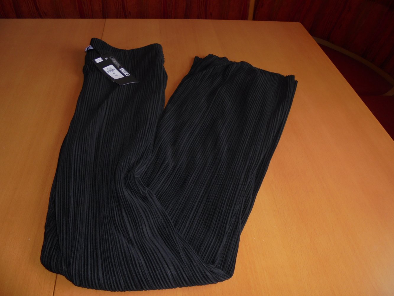 NEU:Damen Plisee -Faltenhose Stretchhose schwarz Gr. M v. Primark