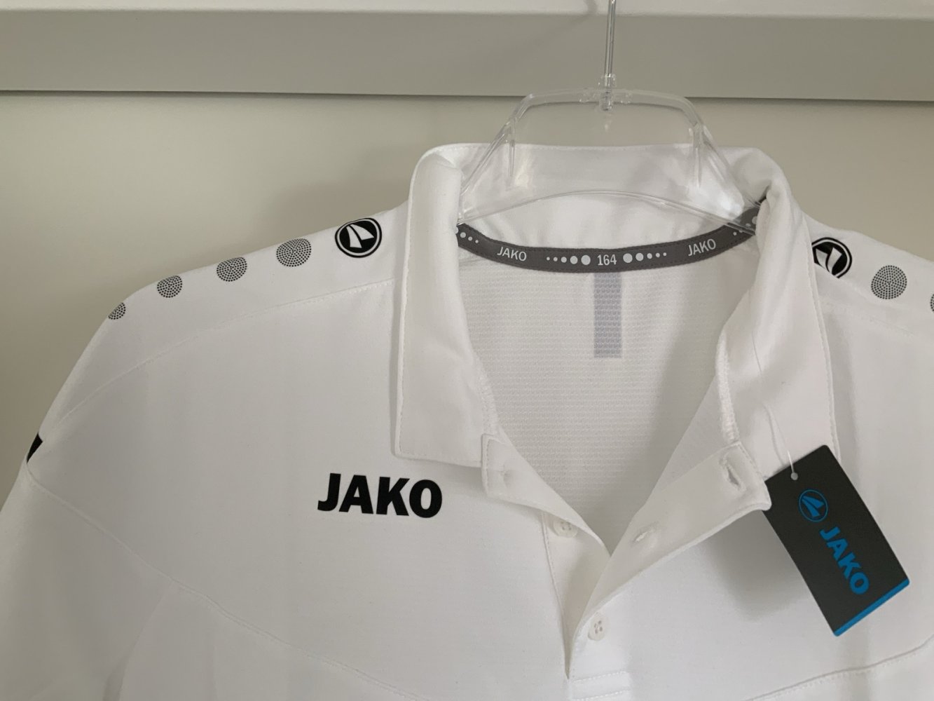 Nagelneues Trikot in gr. 164 / Jako 