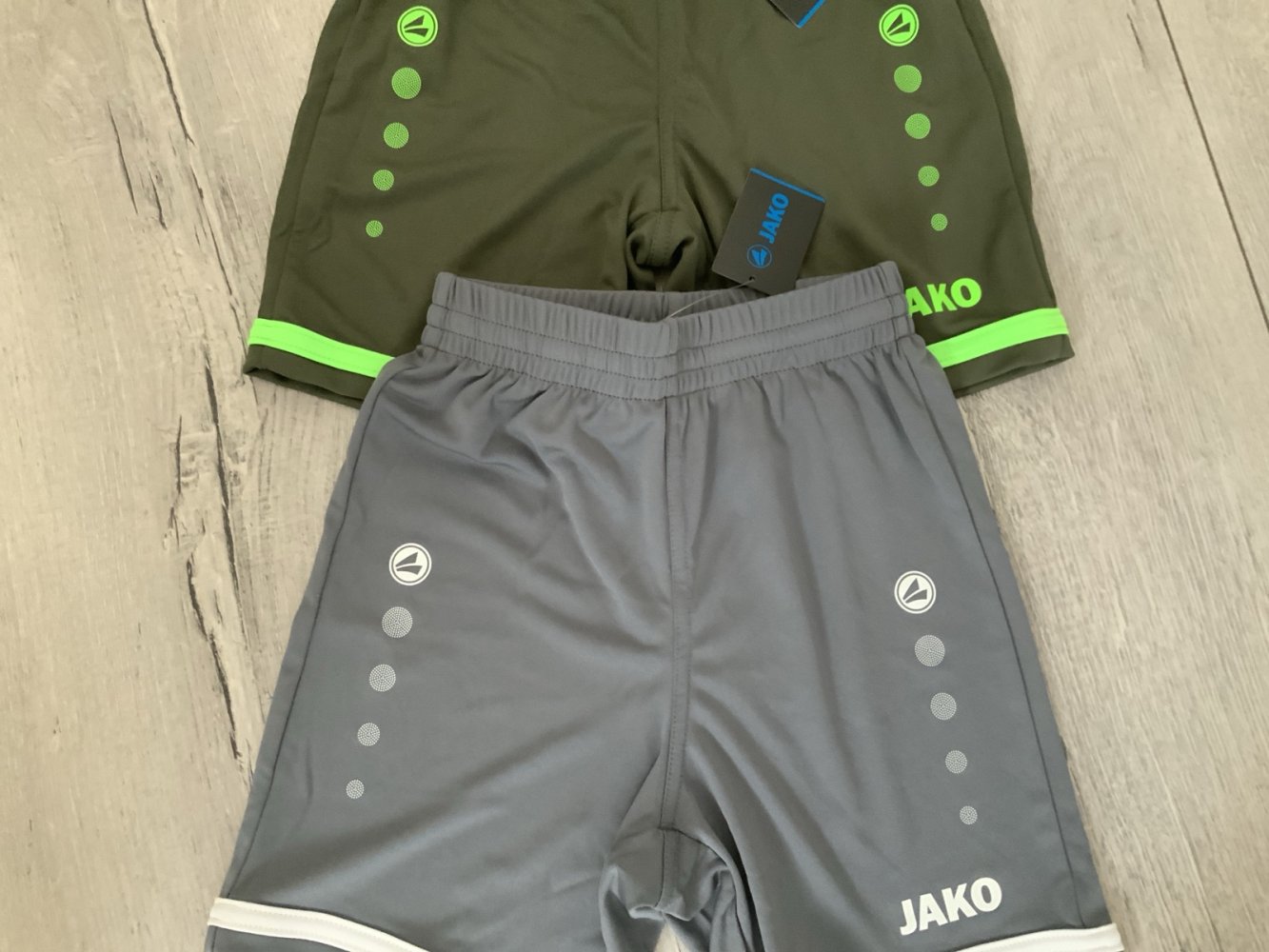 Zwei Shorts in gr. 116/ Jako / Zwei für einen Preis 