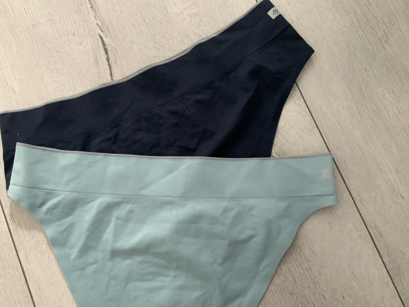 Zwei Slip in gr. S /Sloggi 