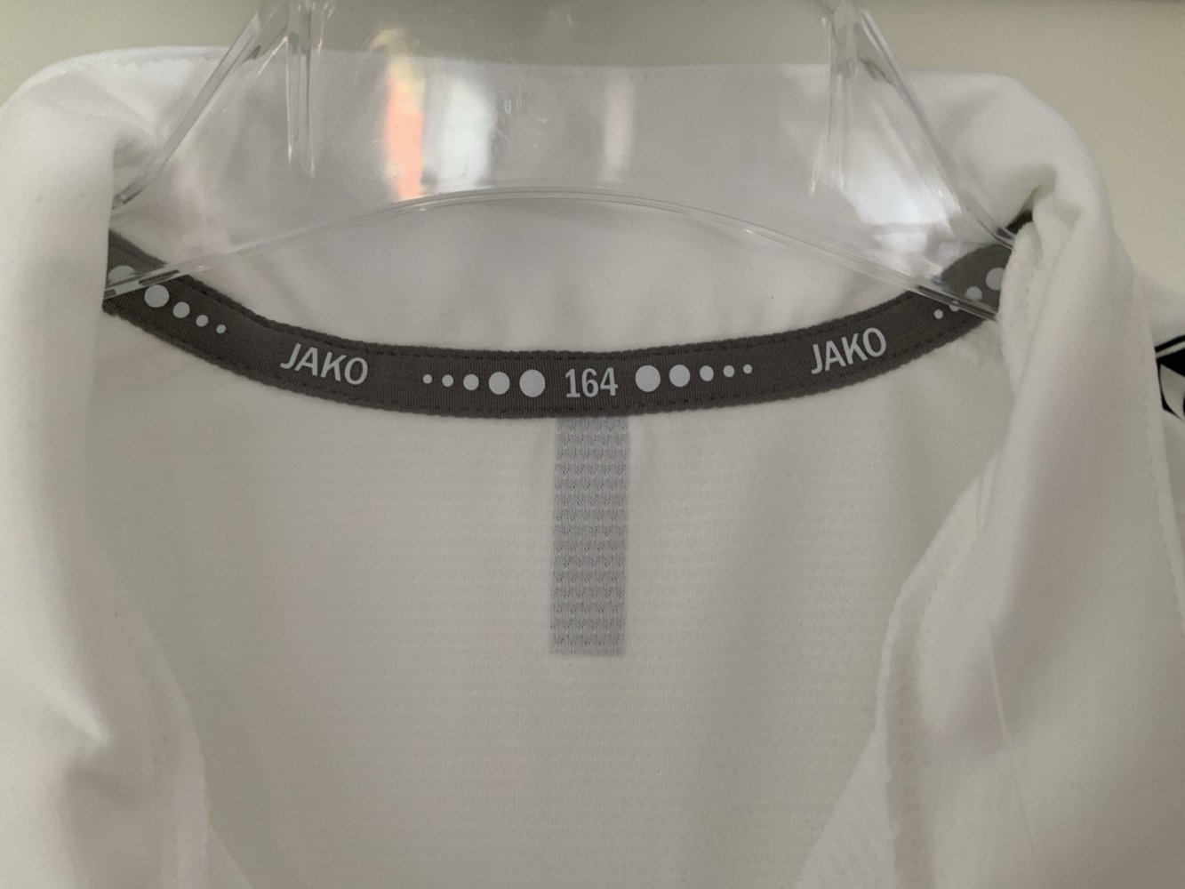 Nagelneues Trikot in gr. 164 / Jako 