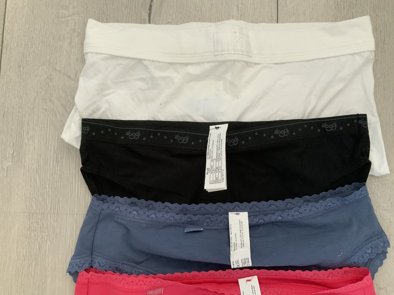 Verschiedene Slip gr. 44 / Sloggi / pro Slip 4€ 