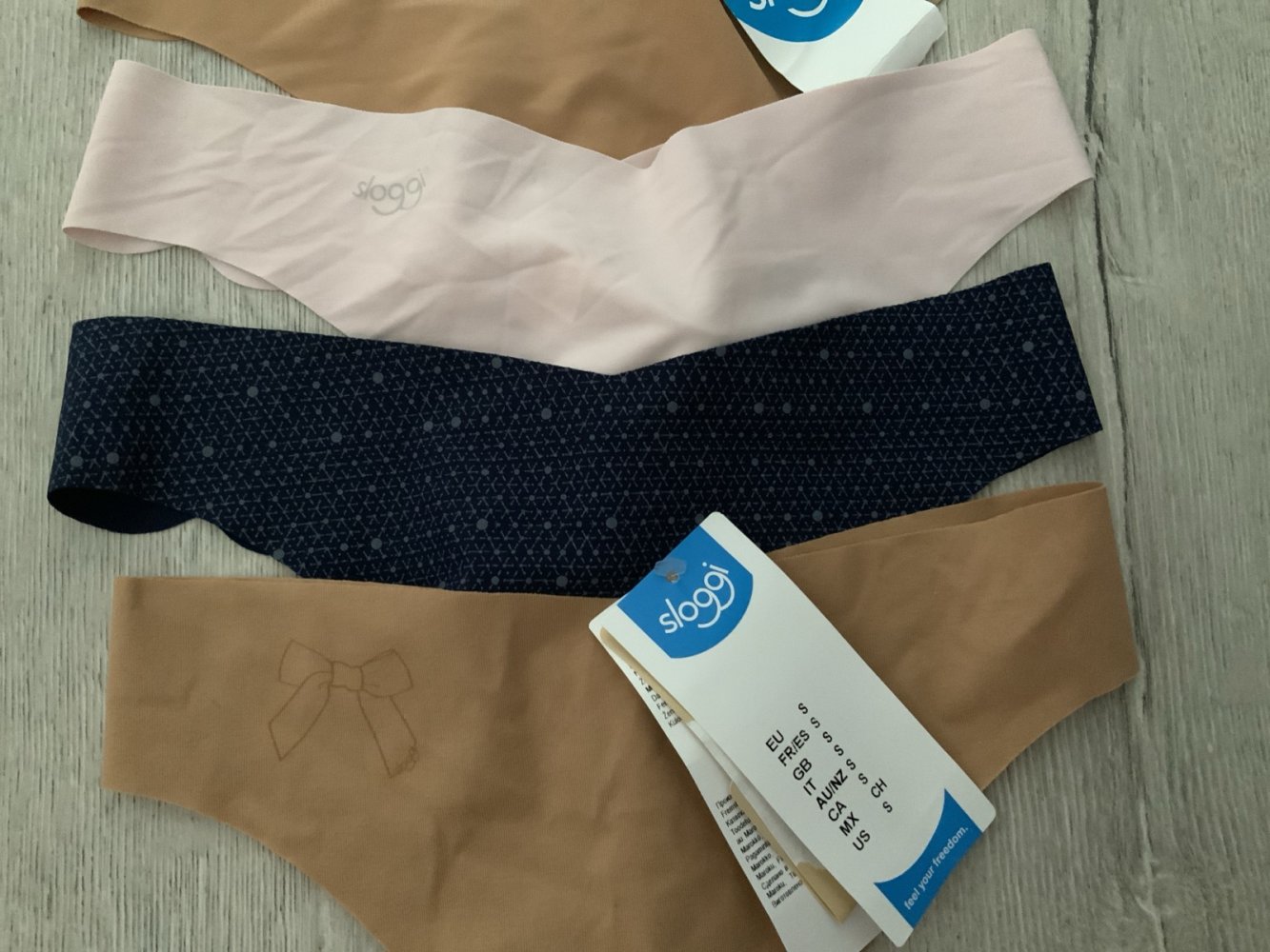 Fünf String  Tanga in gr. S / Sloggi 