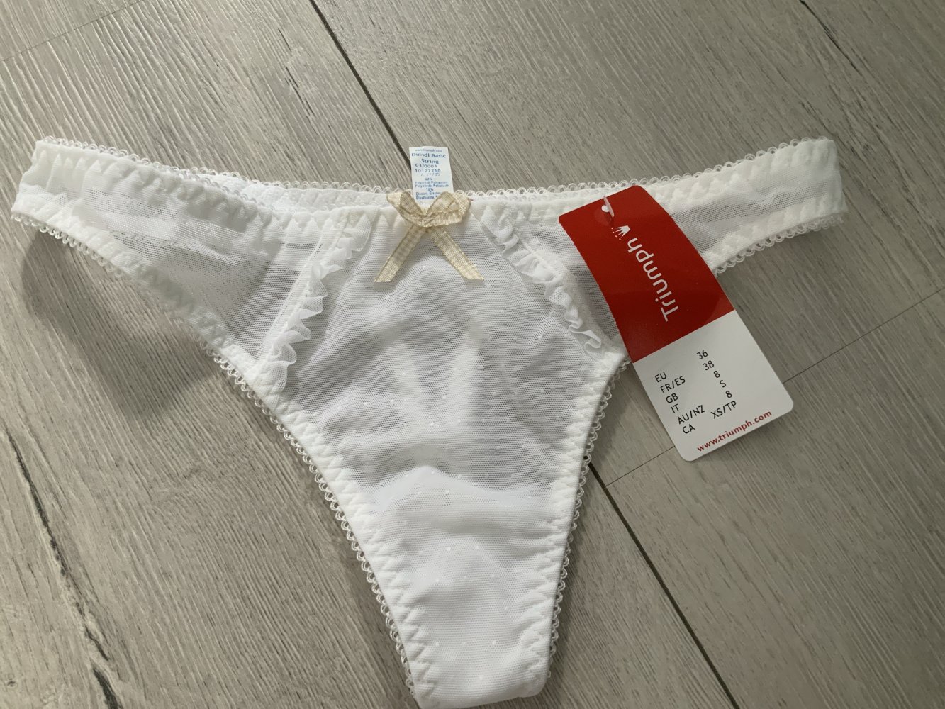 Weißer String in gr. 36 / Triumph 