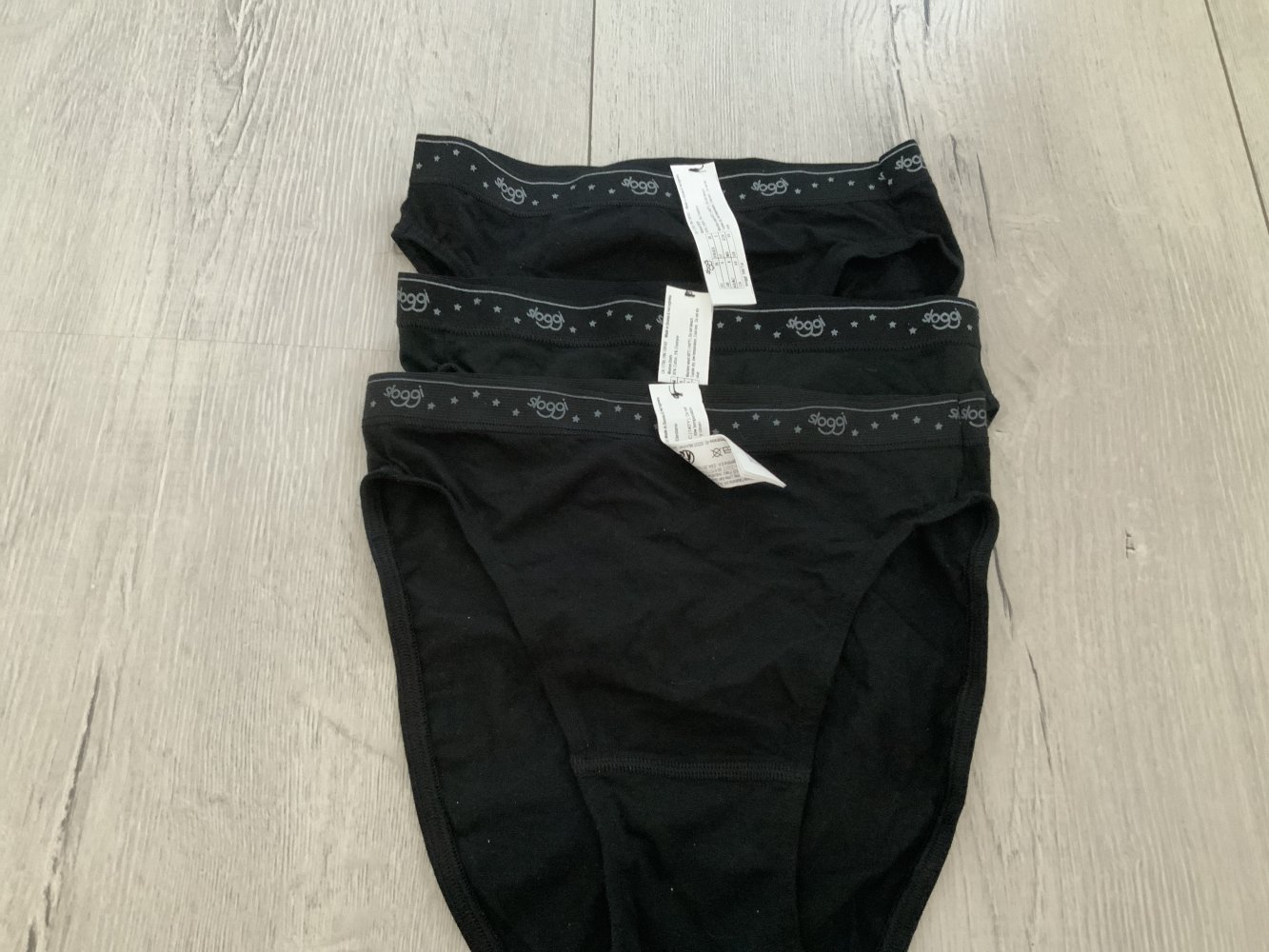 Verschiedene Slip gr. 38 / pro Slip 4€ 