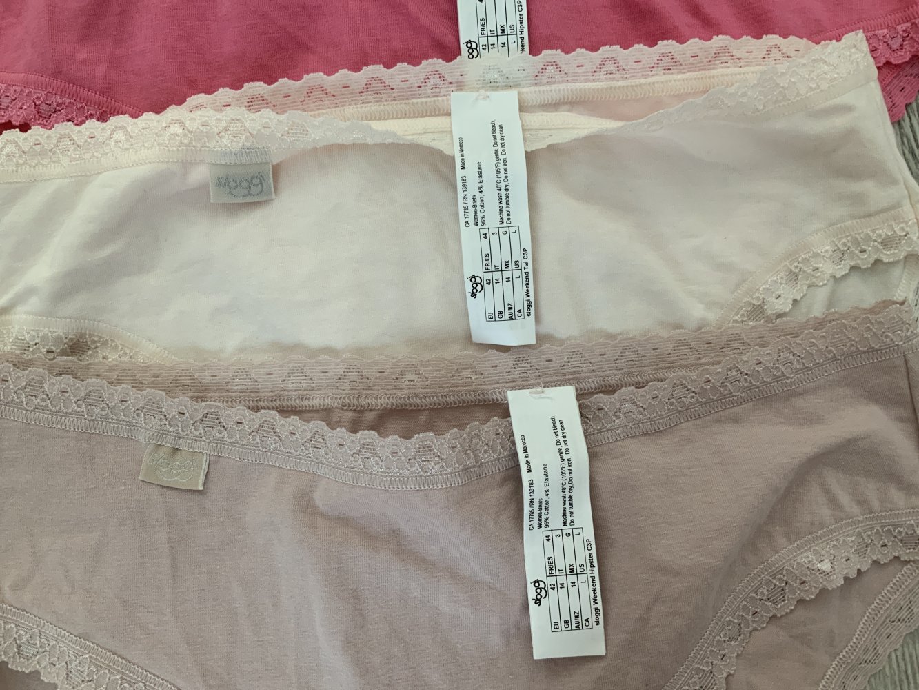 Verschiedene Slip gr. 42 / pro Slip 4€ 