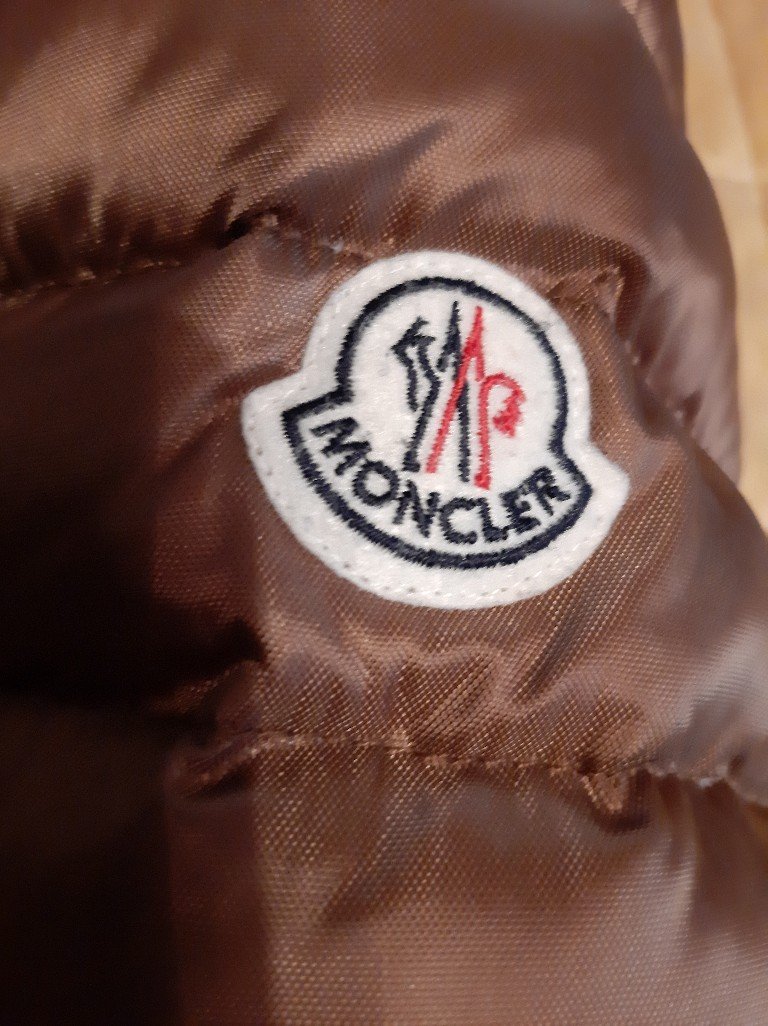 DAUNENJACKE VON MONCLER HERVORRAGENDER ZUSTAND HOHER NEUPREIS SEHR EXKLUSIV