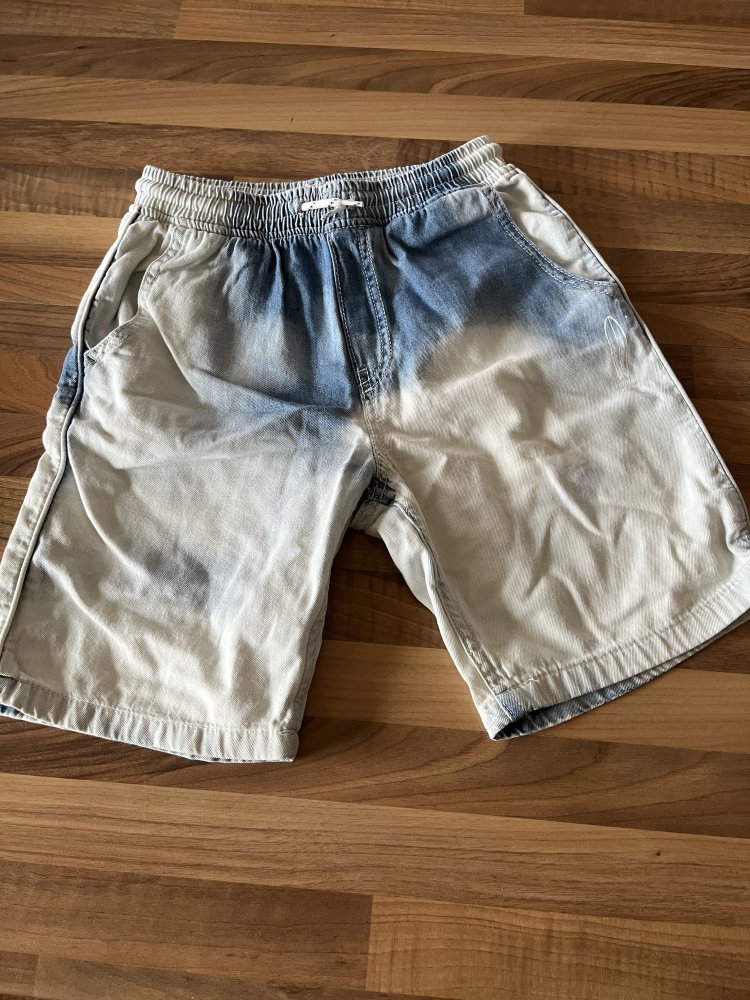 Zara Jeans Surfer Shorts Dip Dyed Bleached Jungs Gr.128 / 8Jahre