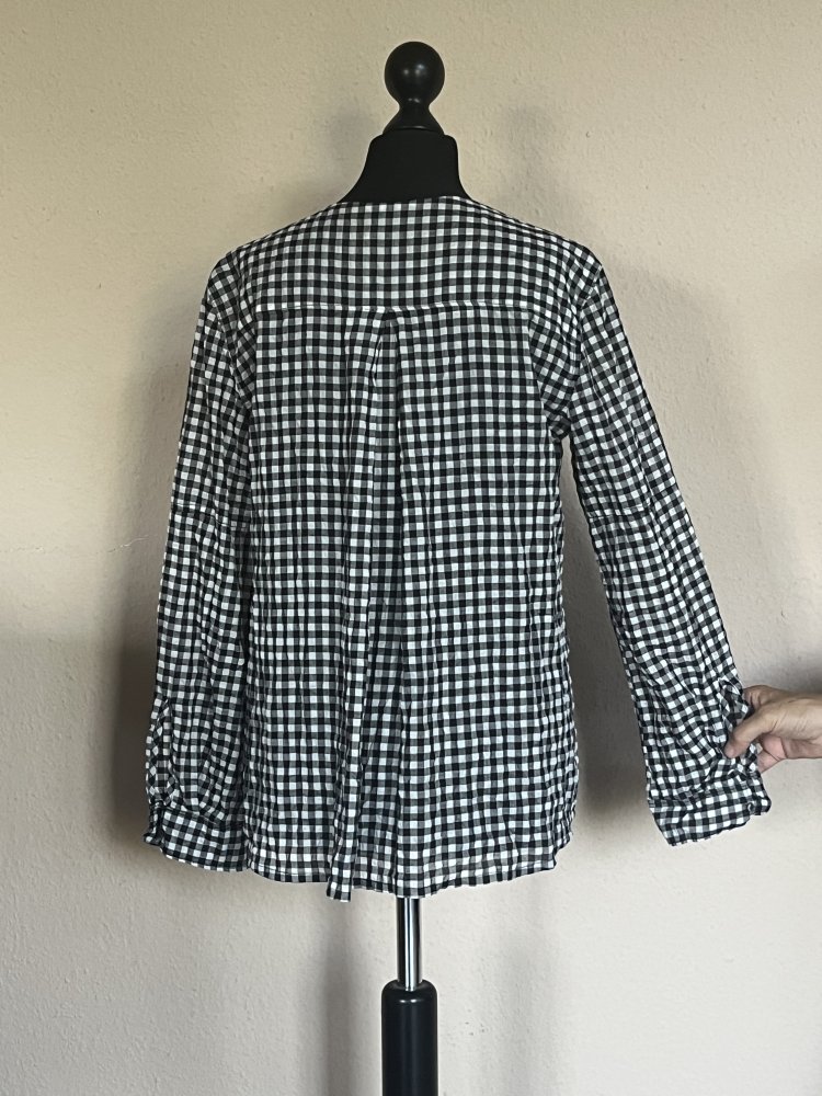 Joop Bluse Gr.S kragenlos kariert schwarz weiß luftig und lässiger Schnitt mit Rückenfalte