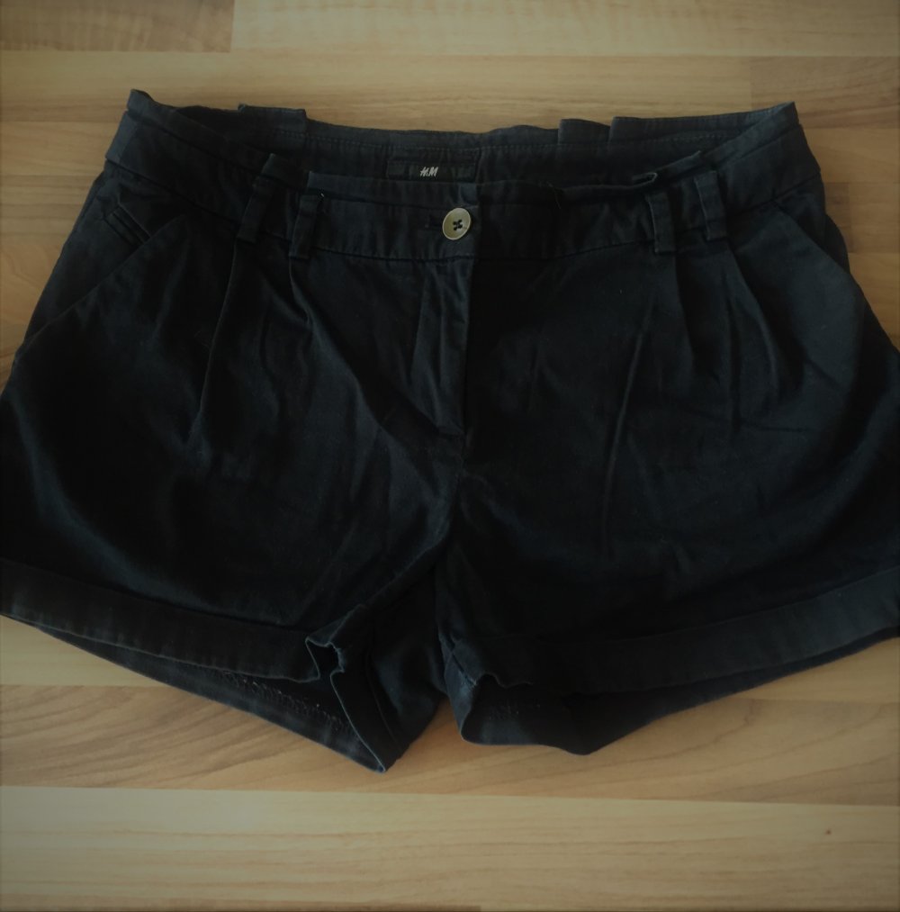 H&M Jeansstoff Shorts Gr.34 schwarz mit Taschen und Umschlag