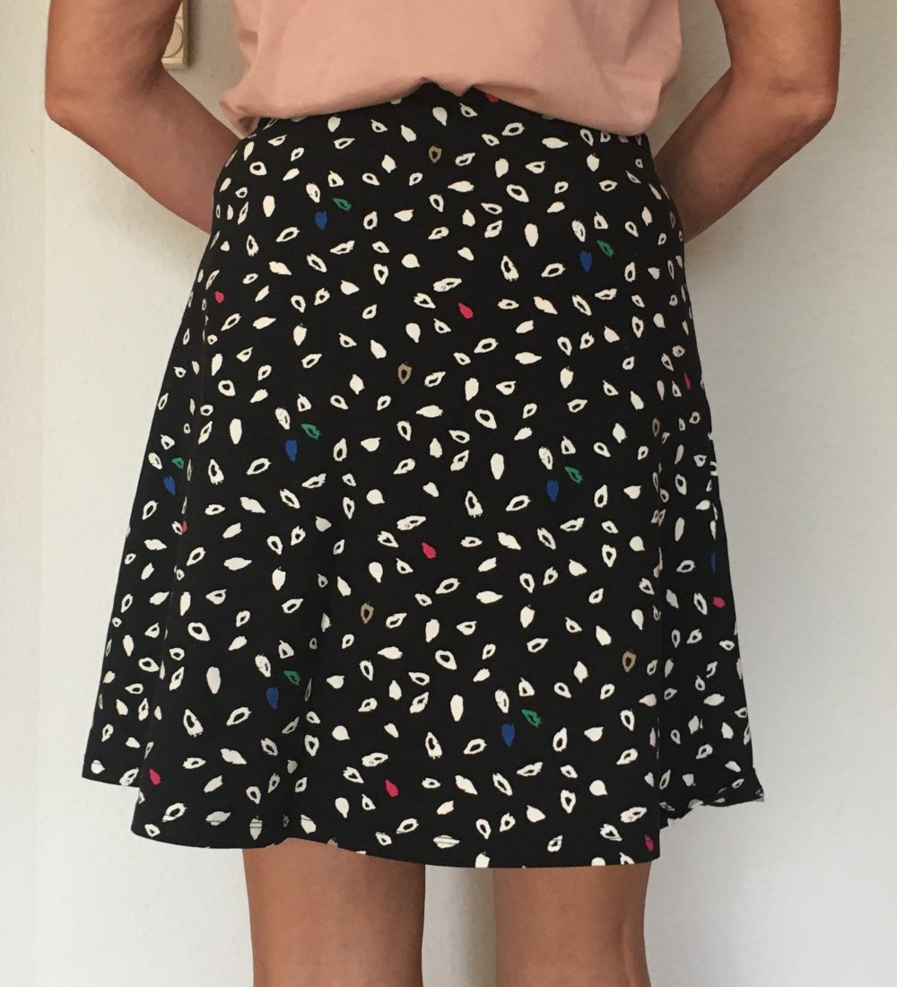 Edc High Waist Skater Rock Gr.36/S schwarz mit Muster