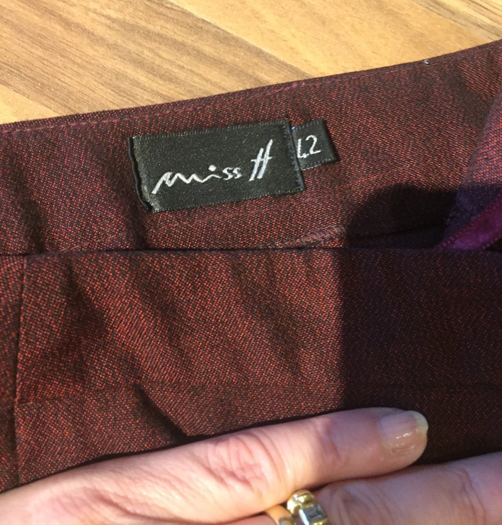 Miss H 3/4 Hose Gr.L Bordeaux Farben leicht glänzend