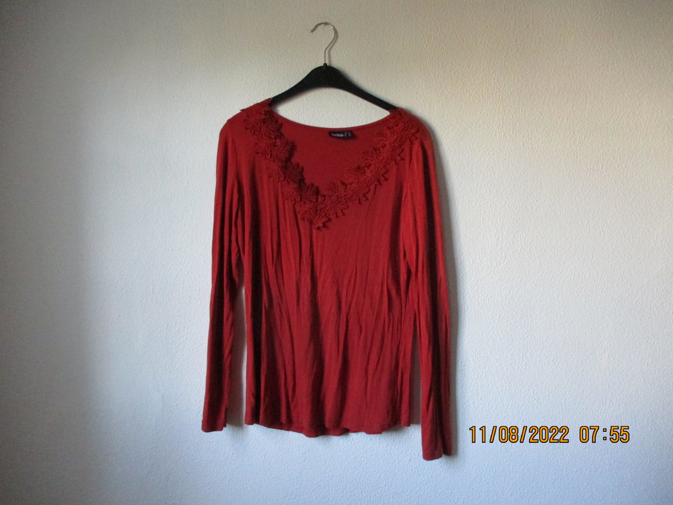 Shirt mit Spitze von Janina, rot, Größe 38
