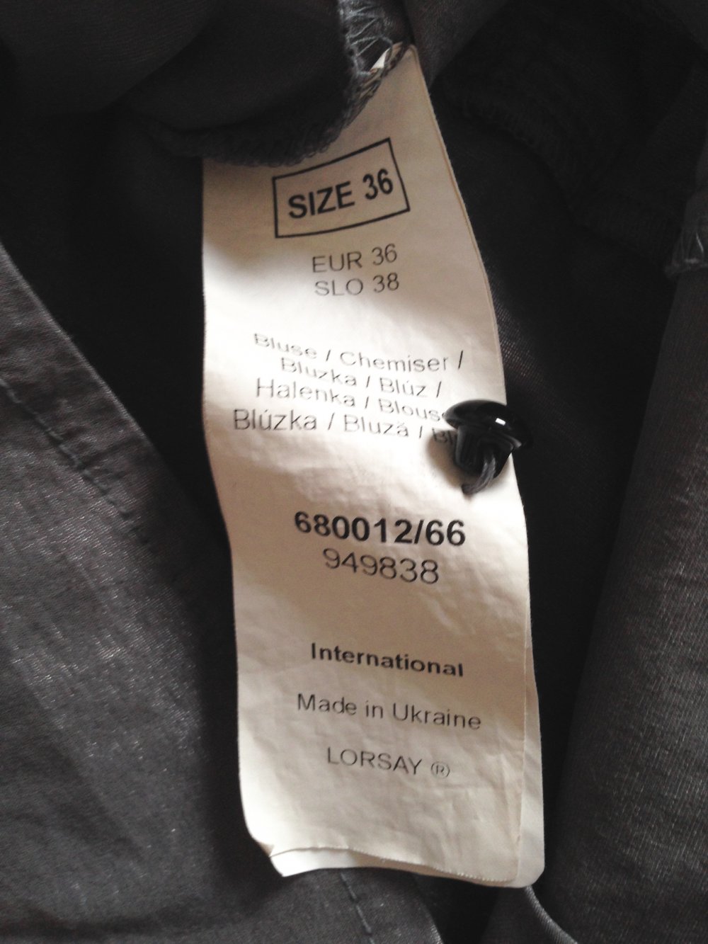 Taillierte Bluse von Orsay in Silber-Grau mit Gürtel