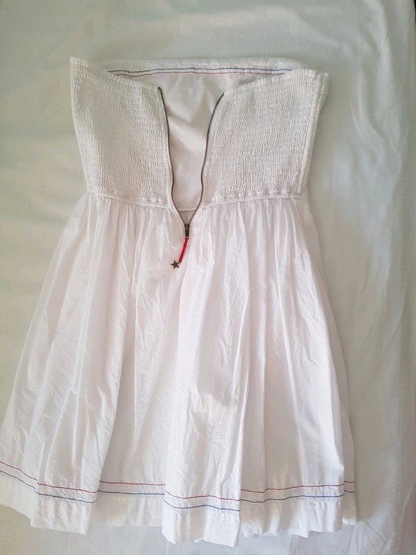 Schulterfreies Kleid von Hilfiger 