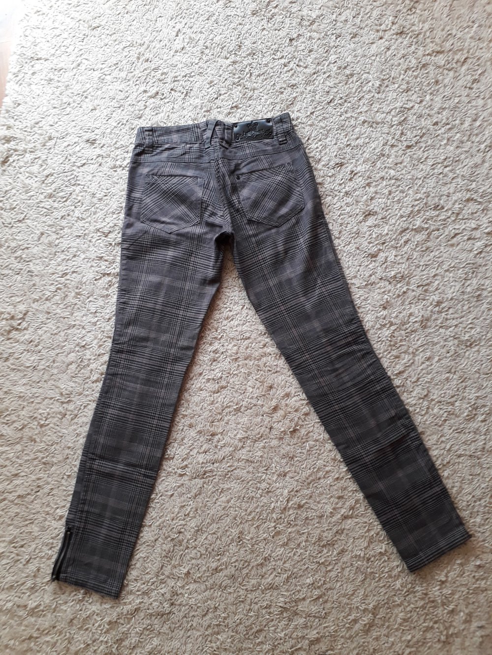 Grau karierte Stoffhose