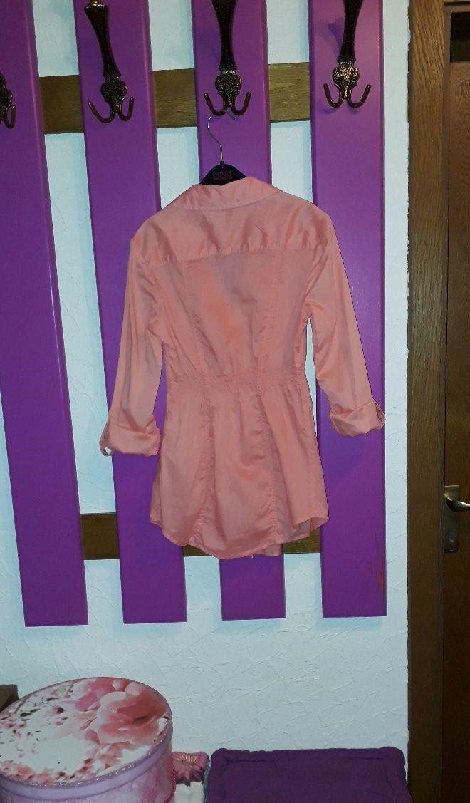 Sommerliche Longbluse in Korallton mit Raffungen