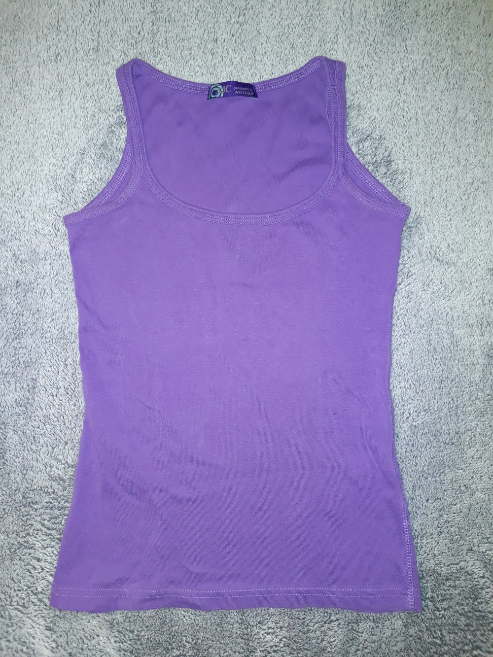 AJC Basictop / Tanktop in kräftigem Violettton